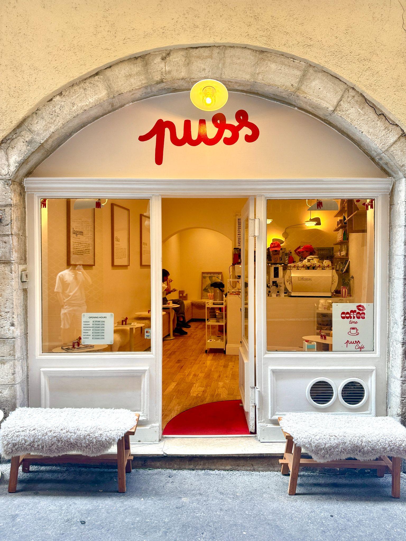 Puss Coffee Shop, Nice, France